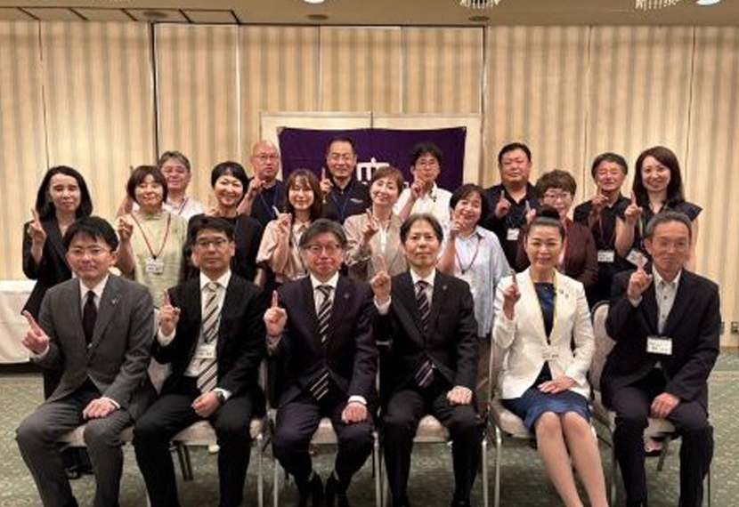 父母会総会を開催しました。