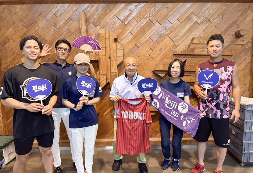 プロ野球楽天明大OB選手に差入れしてきました！