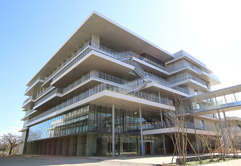 今年オープンの「センターフォレスト」も見られる！ 「明治大学生田キャンパスツアー」のご案内